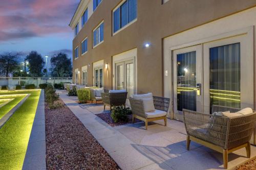 King Suite with Patio image 5