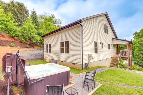 Family Home with Views about 5 Mi to Downtown Asheville! in Marion (NC)