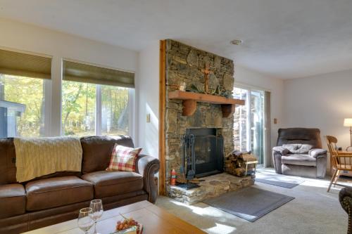 Charming Hidden Valley Resort Home Walk to Slopes in Champion, USA