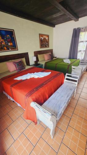 Superior Twin Room image 4