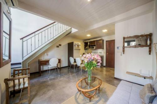 Beautiful loft with garden view with service - Tap to explore photos