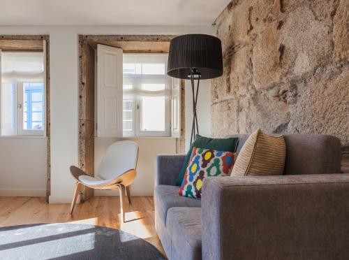 One-Bedroom Apartment image 7