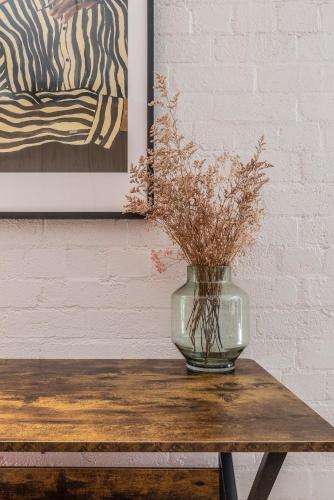 VAQUAY Charlies Chocolate Factory in Fitzroy