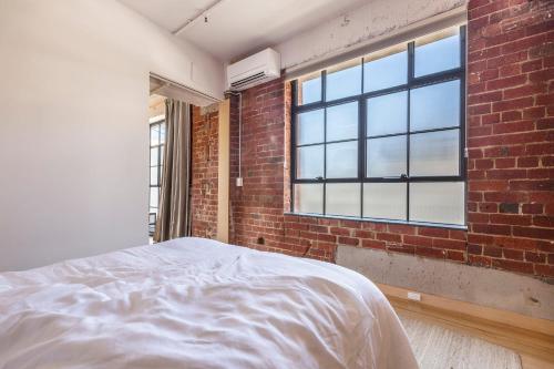 VAQUAY Charlies Chocolate Factory in Fitzroy