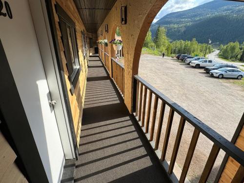 Avola Mountain Lodge in บลูริเวอร์ (BC)