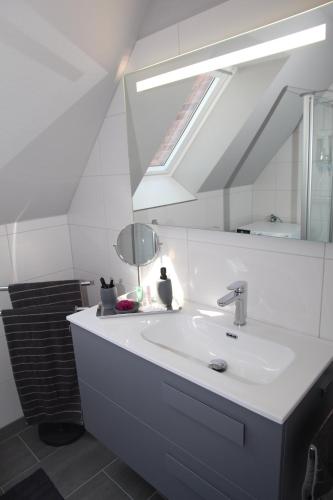 Apartment with Balcony image 10