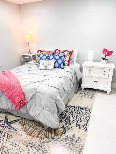 SH West Palm Beach 3 Bedroom PBI Airport Tropical Chic in West Palm Beach, USA