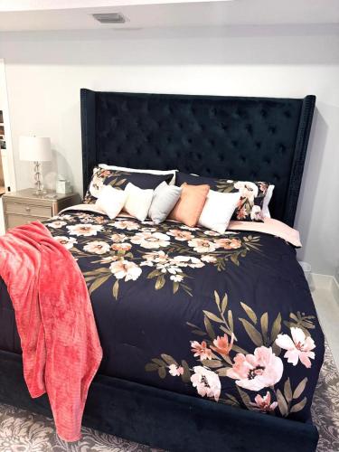 SH West Palm Beach 3 Bedroom PBI Airport Tropical Chic in West Palm Beach, USA