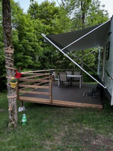 Salmon River RV camping in Cloyne (ON)