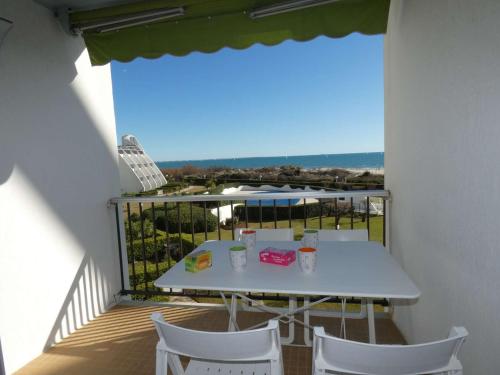 Studio cabine avec piscine, parking et climatisation en bord de mer - FR-1-328-165 - Location saisonnière - La Grande-Motte