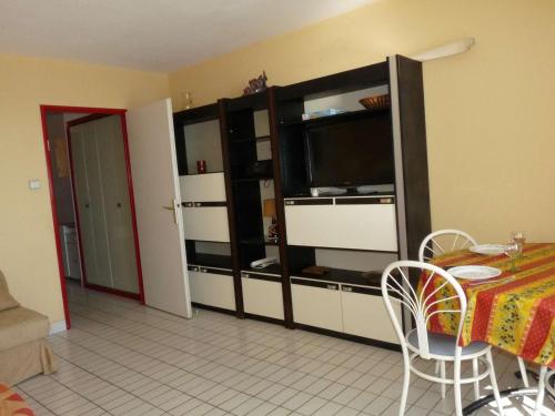 Apartment (4 Adults) image 4