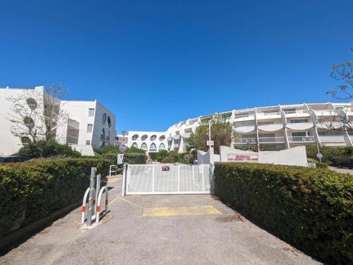 Studio cabine rénové avec piscine, climatisation - La Grande-Motte - FR-1-250-271 Studio cabine rénové avec piscine, climatisation - La Grande-Motte - FR-1-250-271