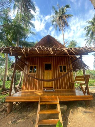 Lily's Beach Bungalows