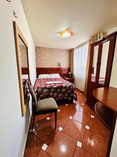 Double Room with Private Bathroom image 4