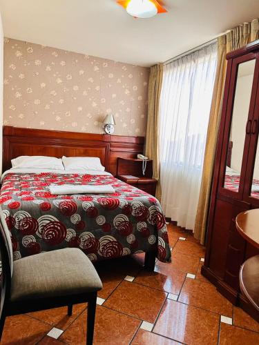 Double Room with Private Bathroom image 2