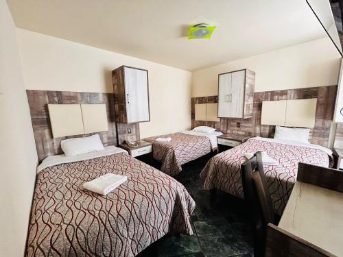 Triple Room with Private Bathroom image 4