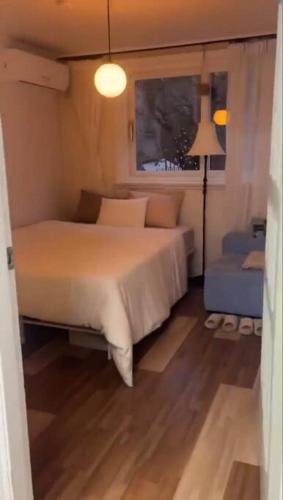 Hongik Univ Station House