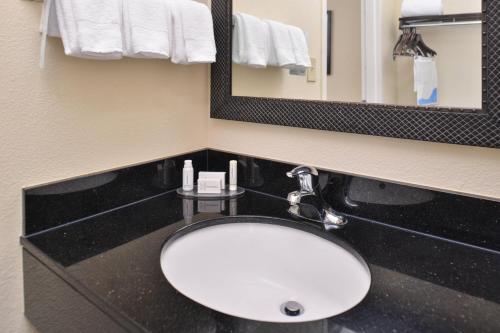 Fairfield Inn and Suites Gulfport / Biloxi - image 12