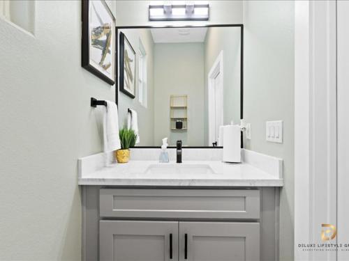 Luxe & Spacious Downtown Houston Gem w Stunning View in Houston, USA