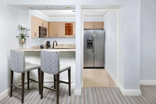 560816100 The Ritz-Carlton Key Biscayne, Miami