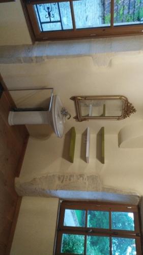 Suite parentale privée avec salle de bain (Suite parentale privee avec salle de bain) in Champagne-sur-Vingeanne