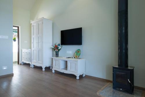 Large Double Room image 10