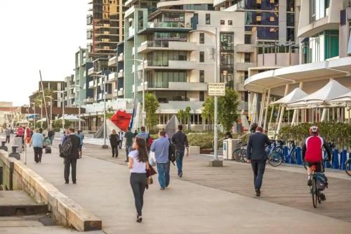 VAQUAY Glamptons In Docklands