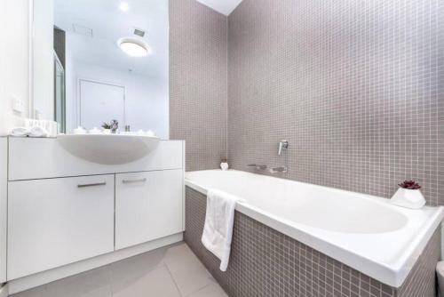 VAQUAY Glamptons In Docklands