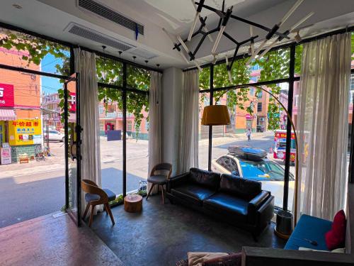 Közös társalgó / TV, 客居青山 in Yongding