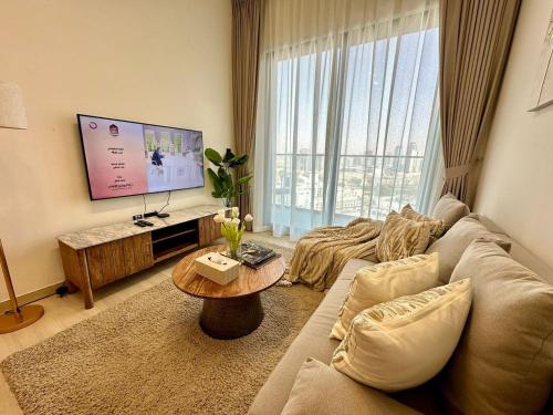 Cozy Elegant 1br Balcony, Pool Access, Parking, Dubaï