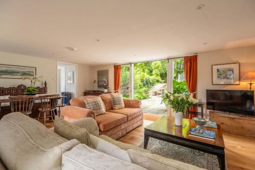 Iekārtas, Dedham Vale Cottage with Swimming Pool mid May to mid Sep - Yew Tree Barn in Layham