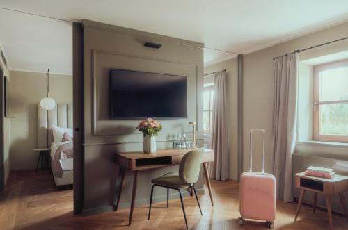 room detail thumbnail 0