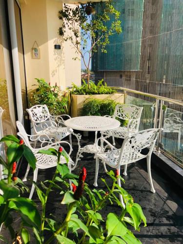 Balcony/terrace, Luxurious Fully Furnished Apartment for Rent at 2000 Plaza, Colombo in Sri Jayawardenepura Kotte