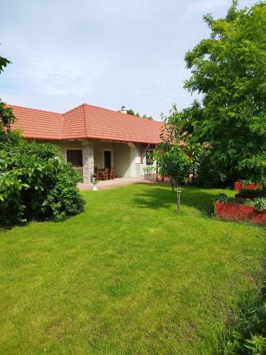 Gönyüi álom kuckó (Gonyui alom kucko) in Vitezitelek