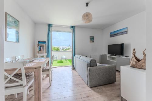Superior One-Bedroom Apartment with Balcony