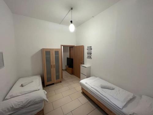 Private Souterrain Apartment in the green of Berlin Private Souterrain Apartment in the green of Berlin