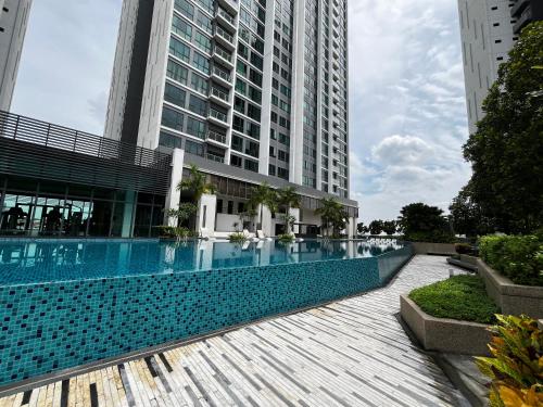 Vibrant Greenfield Home - 5 mins to Sunway Pyramid - image 6