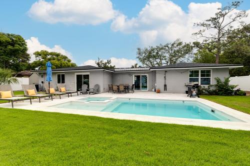 Be A Nomad - Just Renovated - Pool House in Jacksonville Beach, USA