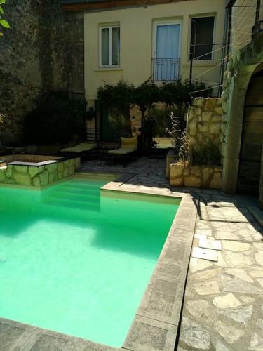 Maison de village avec piscine - Location saisonnière - Saint-Marcel-d'Ardèche