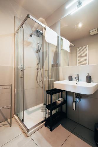 BOLOGNA SUITES - PRIVATE BATHROOM Room Type - Double Room with Private Bathroom