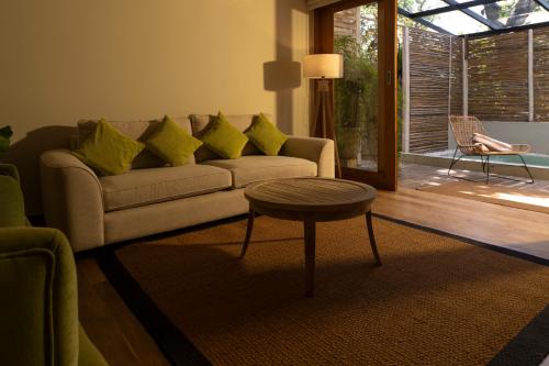 Ara by Colombo Villas - image 7