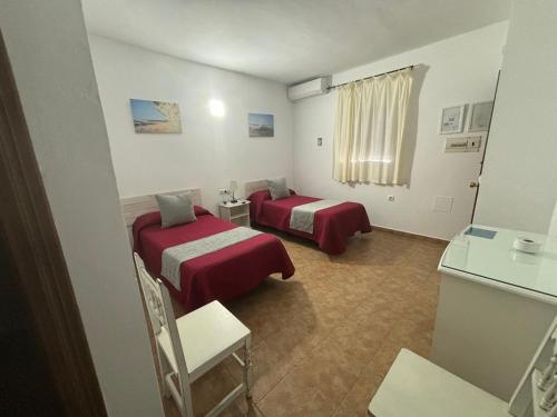 Hostal El Levante - image 4