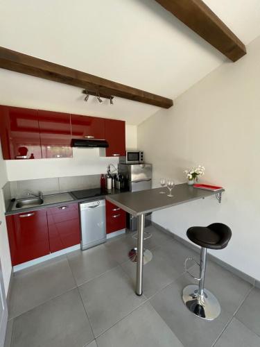 Konyha, Studio charmant avec terrasse in Lancon-Provence