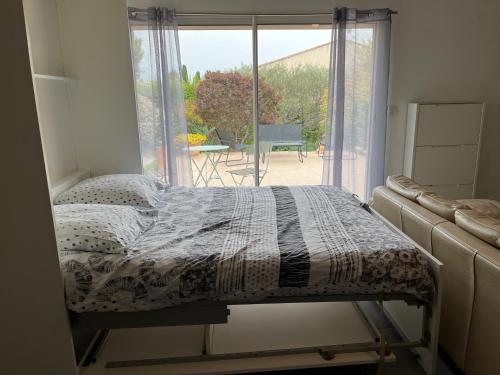 Studio charmant avec terrasse in Lancon-Provence
