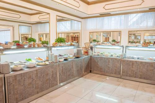 餐廳, 地平線酒店 (Hotel Horizont) in 巴斯卡沃達