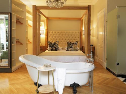 Constantia Klein Room Type - Deluxe Suite
