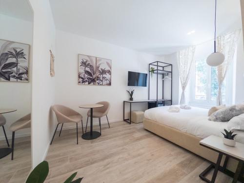 White Ottaviano 1