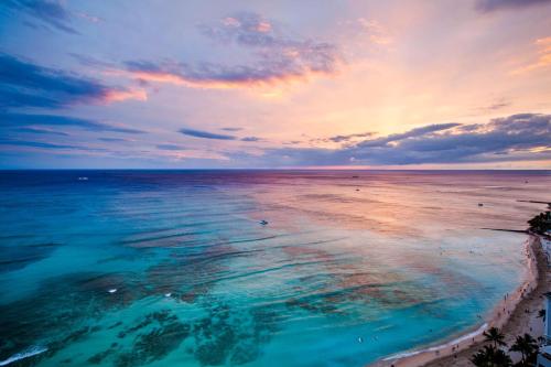 Hyatt Regency Waikiki Beach Resort & Spa