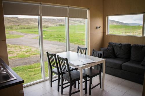Einishus Cottages - image 5