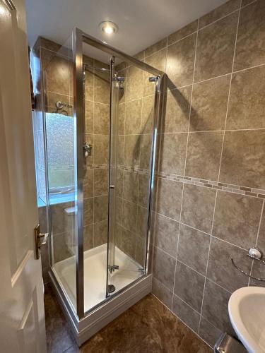 Deluxe Double/Triple Room Ensuite image 5